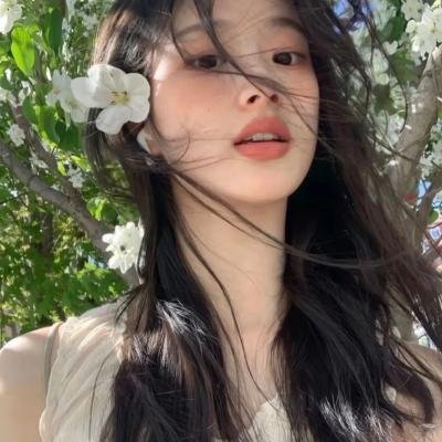 倒挂的爱丽丝